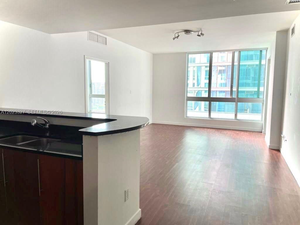 300 S Biscayne Blvd, Unit T-1404, Miami, FL 33131 Photo