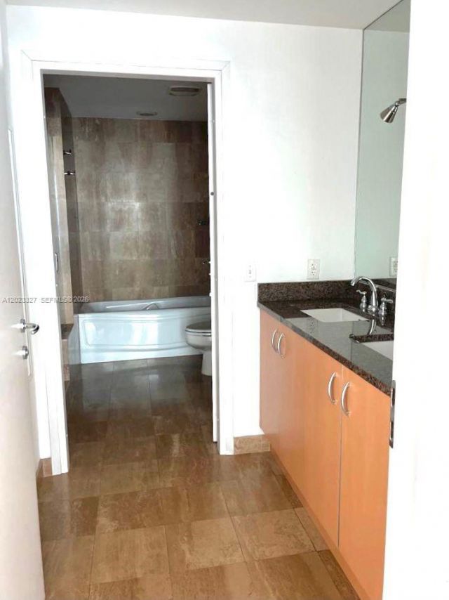 300 S Biscayne Blvd, Unit T-1404, Miami, FL 33131 Photo