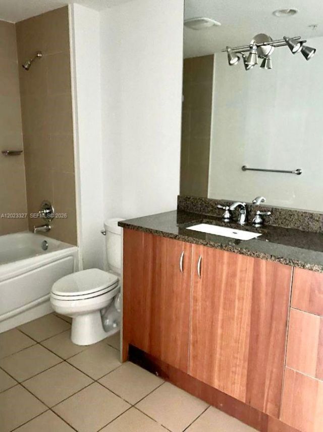 300 S Biscayne Blvd, Unit T-1404, Miami, FL 33131 Photo