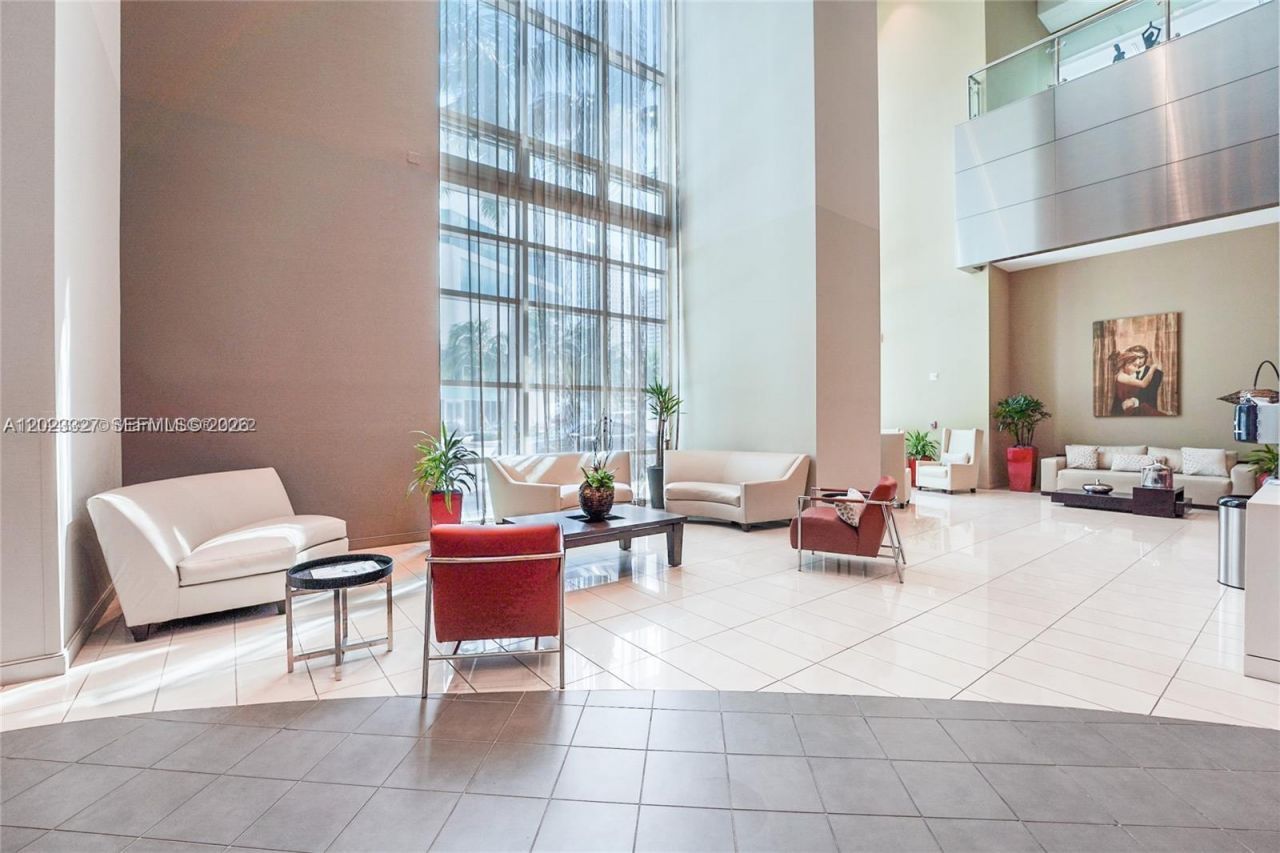 300 S Biscayne Blvd, Unit T-1404, Miami, FL 33131 Photo