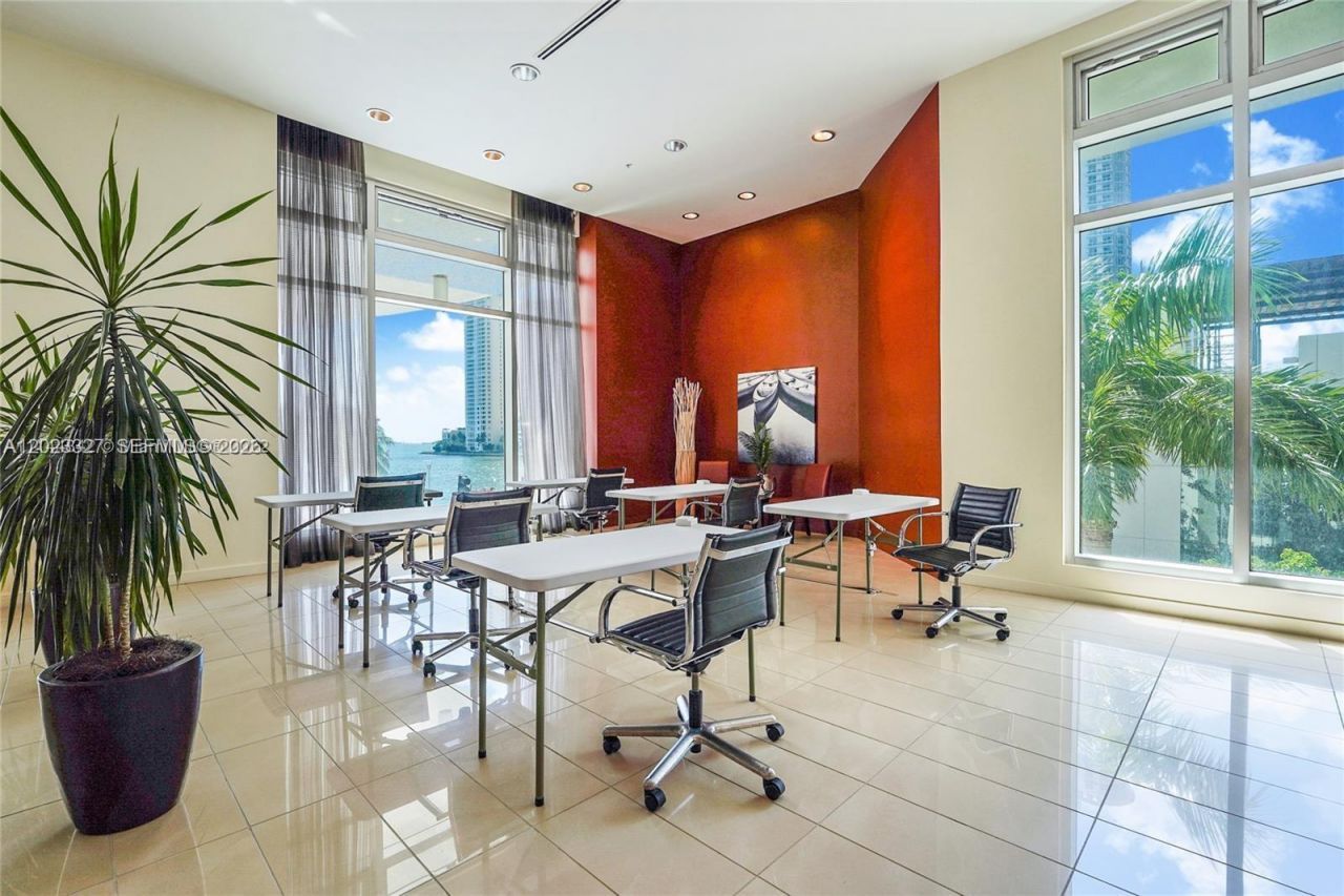 300 S Biscayne Blvd, Unit T-1404, Miami, FL 33131 Photo