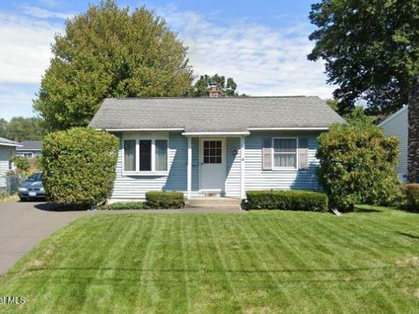 41 Oakwood Drive, Albany, NY 12205