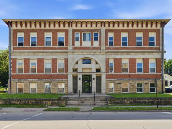 2535 Central Avenue, Dubuque, IA 52001