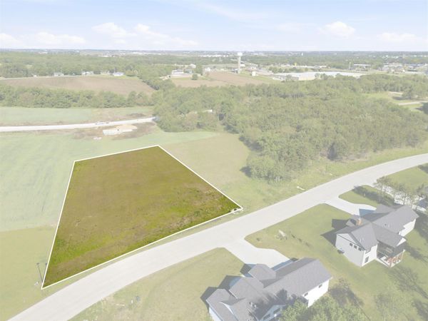 2034 SE Wildwood Avenue, Dyersville, IA 52040