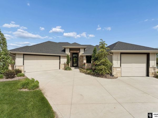 28401 Laurel Circle, Valley, NE 68064