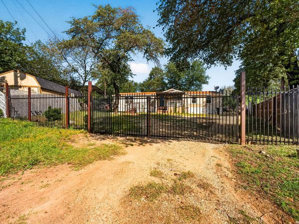 4203 COTTON OAKS DR, Elmendorf, TX 78112
