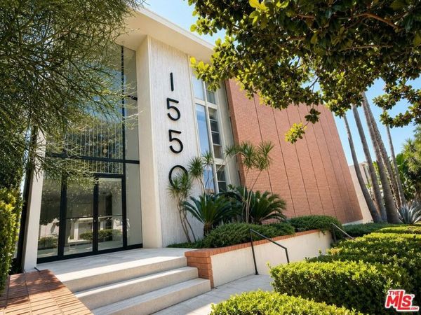 1550 N Laurel Avenue, Unit 301, Los Angeles, CA 90046