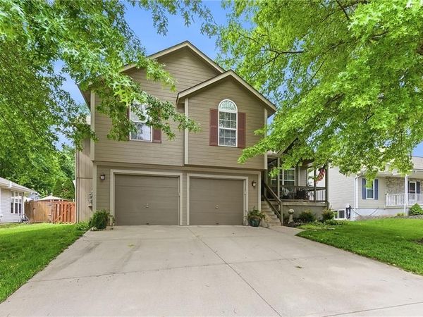 19504 E 9th Street, Independence, MO 64056