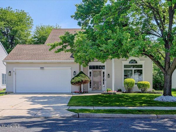 212 Wagon Wheel Lane, Columbus, NJ 08022