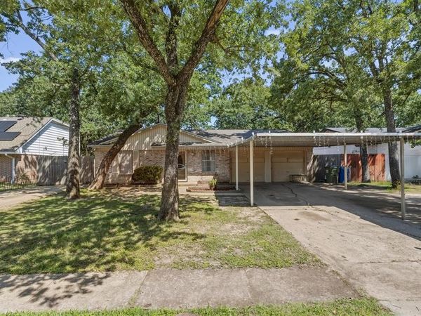 14605 Oakwood Lane, Balch Springs, TX 75180