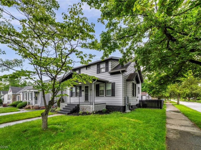 1603 Winchester Road , Lyndhurst, OH 44124 Photo 3