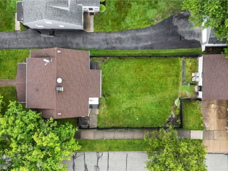 1603 Winchester Road , Lyndhurst, OH 44124 Photo 6
