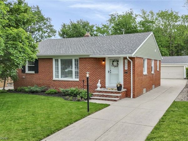 7559 Farnum Avenue , Middleburg Heights, OH 44130