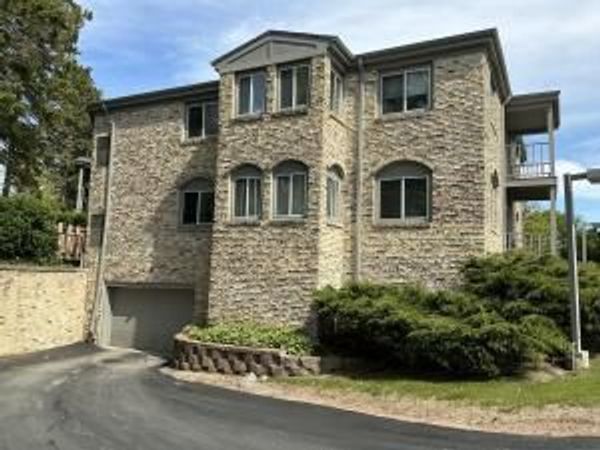 7234 N Green Bay AVENUE, Unit 202, Glendale, WI 53209