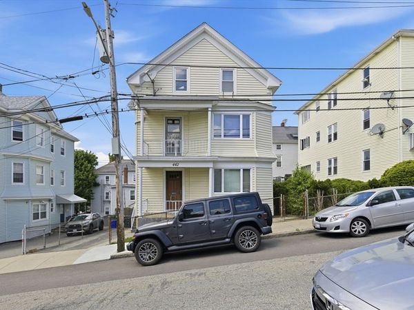 442 Hope St, Fall River, MA 02721