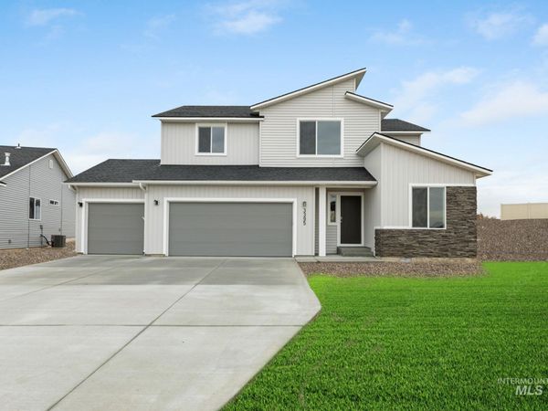 422 Oliver St, Emmett, ID 83617