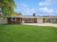 566 Michigan Avenue, Aurora, IL 60506 primary photo