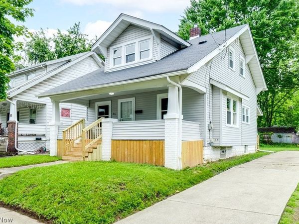 931 Lovers Lane , Akron, OH 44306
