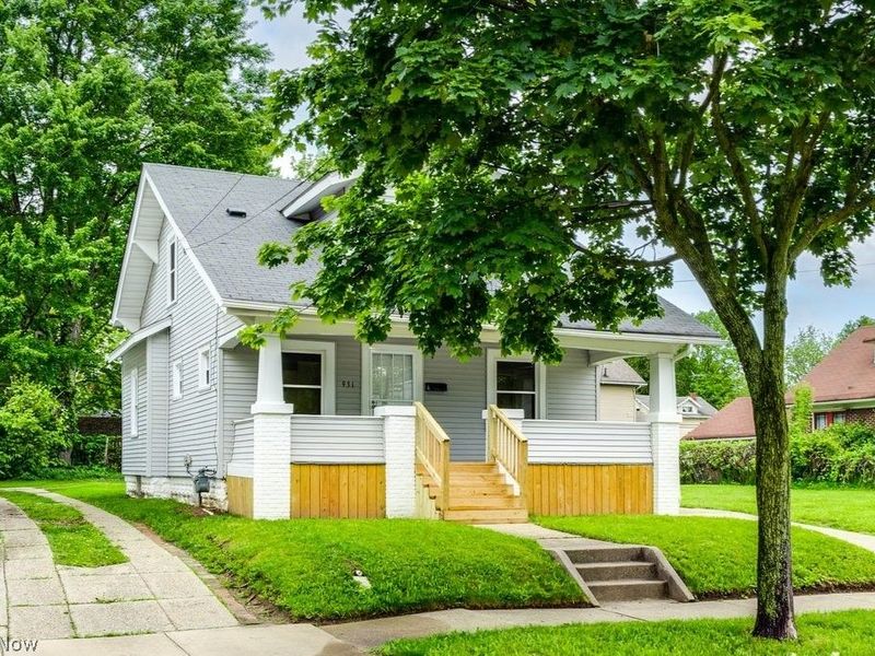 931 Lovers Lane, Akron, OH 44306 Photo 2