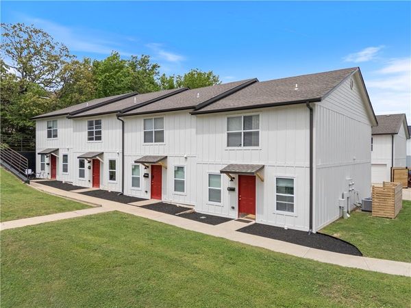 950-956 Eagle & 825-831 Oakland Street , Fayetteville, AR 72701