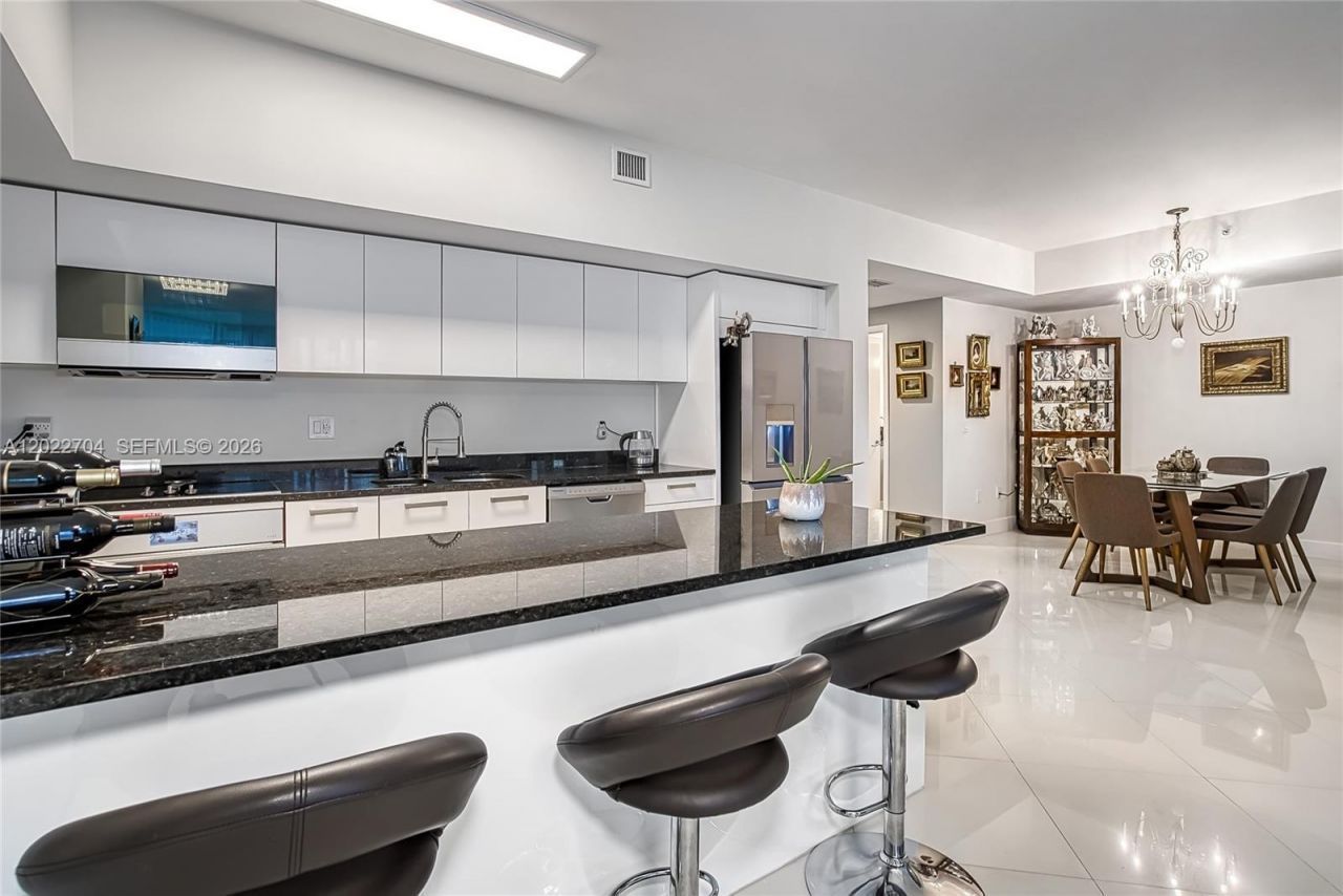 3131 NE 188th St, Unit 1-1104, Aventura, FL 33180 Photo