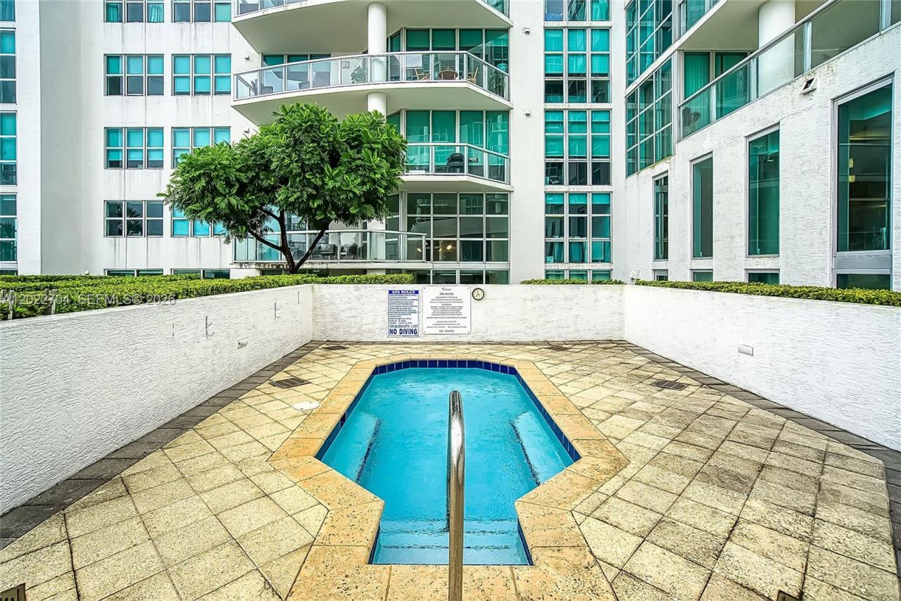 3131 NE 188th St, Unit 1-1104, Aventura, FL 33180 Photo