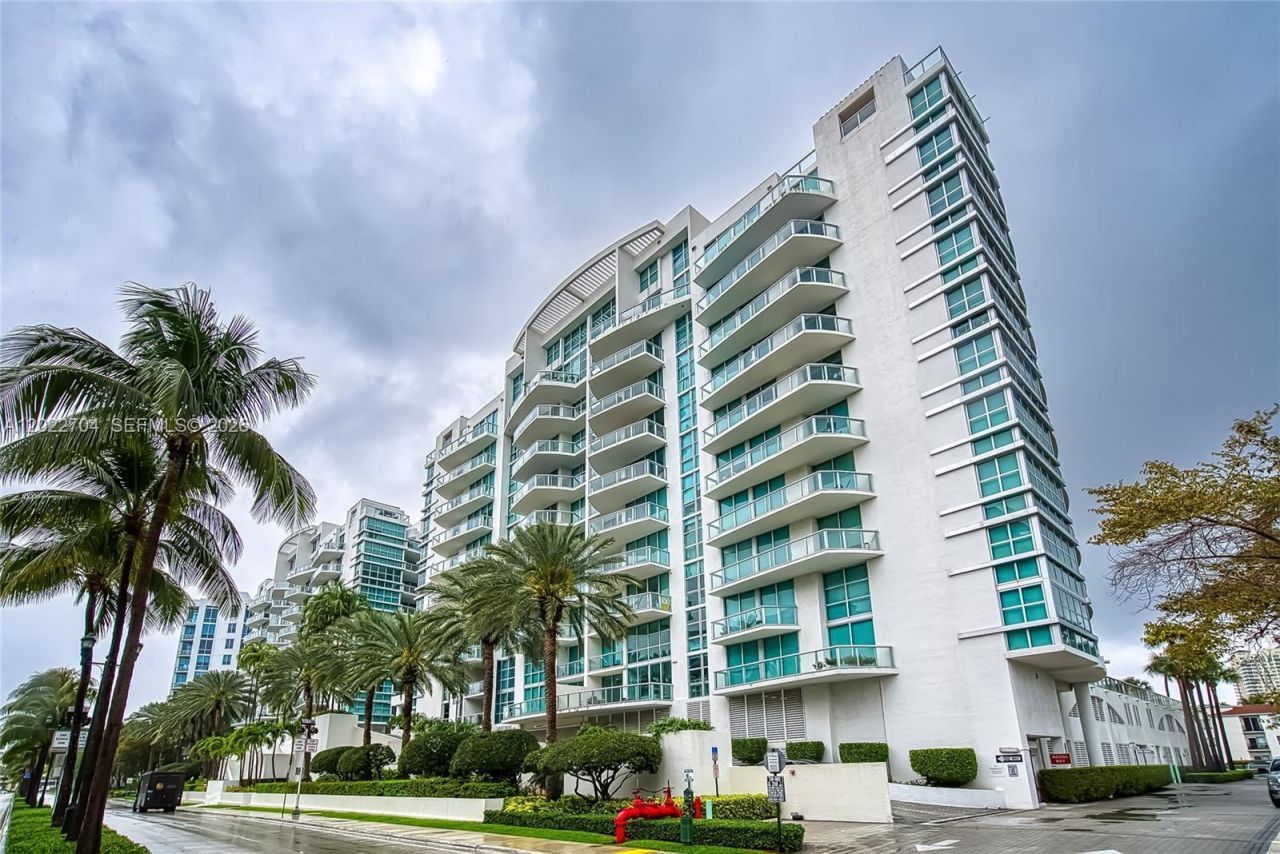 3131 NE 188th St, Unit 1-1104, Aventura, FL 33180 Photo