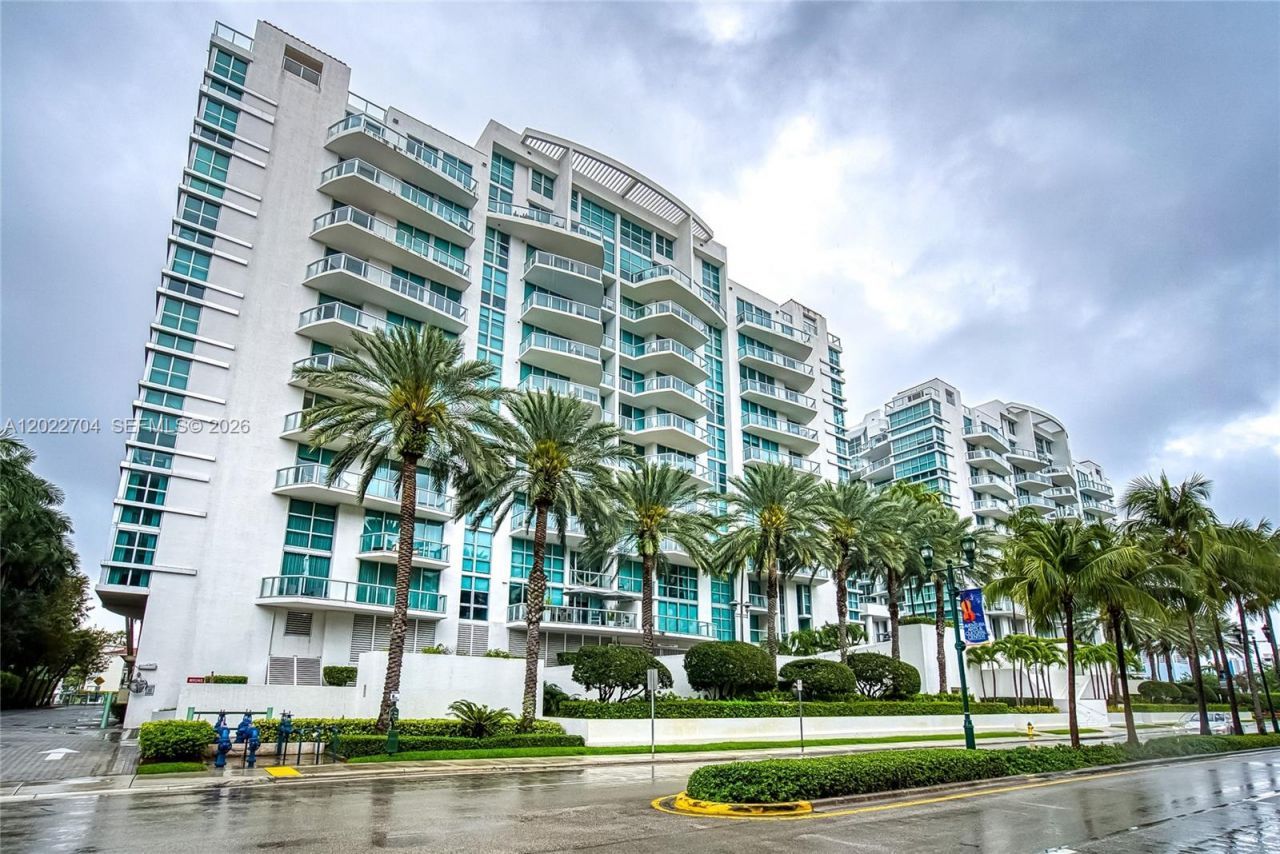 3131 NE 188th St, Unit 1-1104, Aventura, FL 33180 Photo