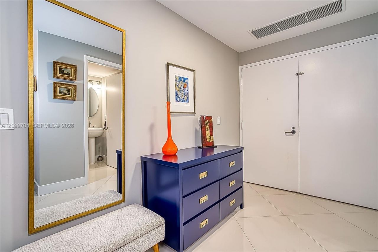 3131 NE 188th St, Unit 1-1104, Aventura, FL 33180 Photo