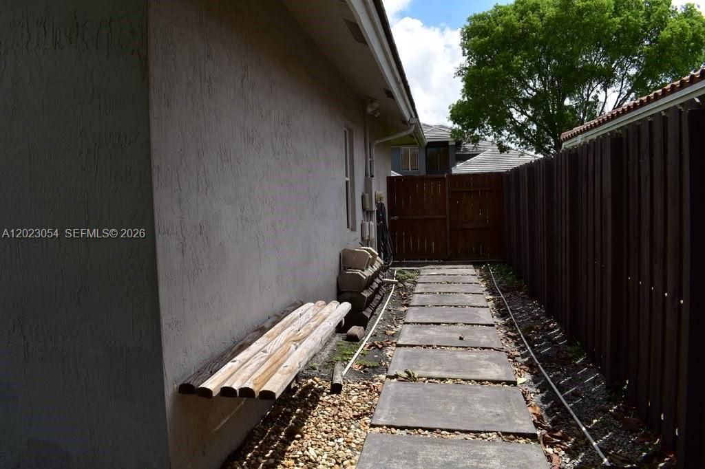 10205 SW 12th St, Pembroke Pines, FL 33025 Photo