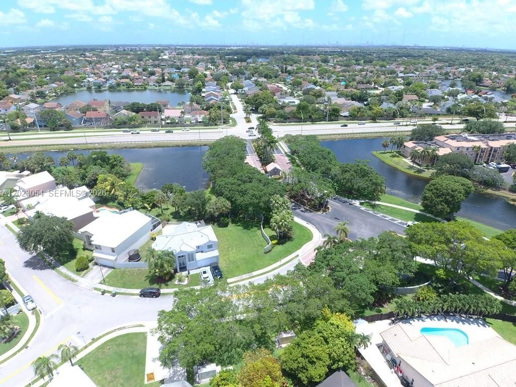 10205 SW 12th St, Pembroke Pines, FL 33025 Photo