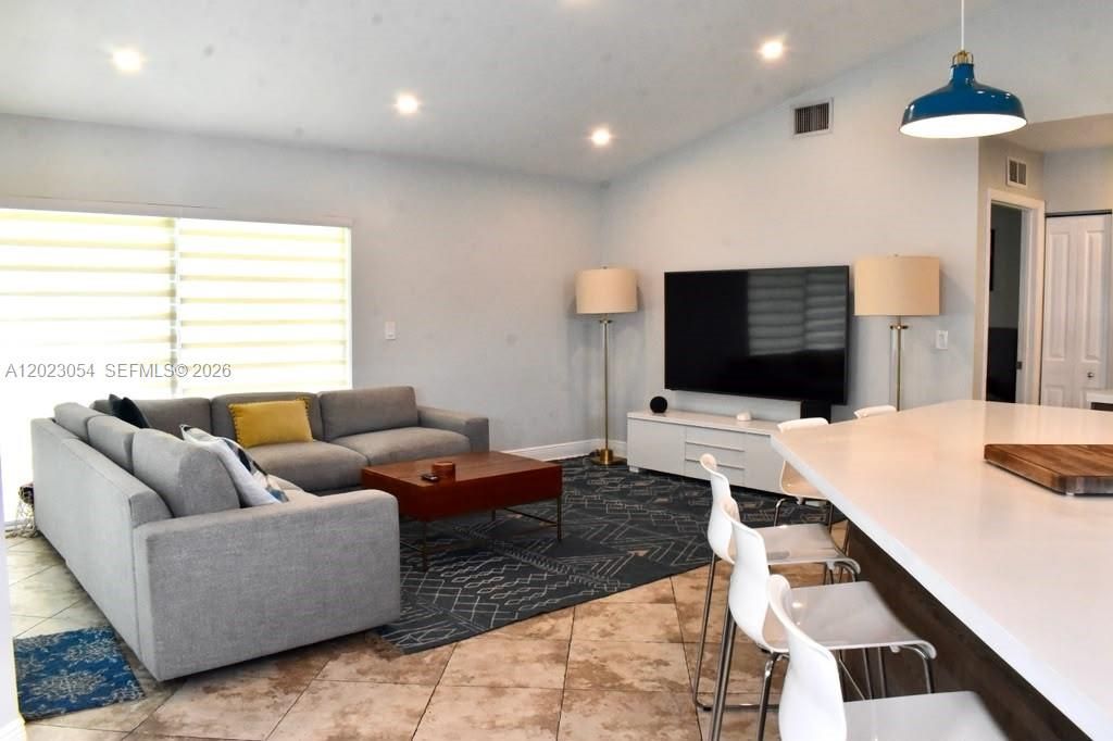 10205 SW 12th St, Pembroke Pines, FL 33025 Photo