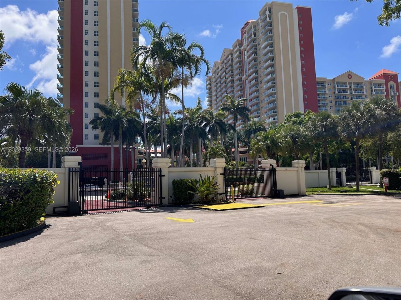 16909 N Bay Rd , Unit 720, Sunny Isles Beach, FL 33160 Photo