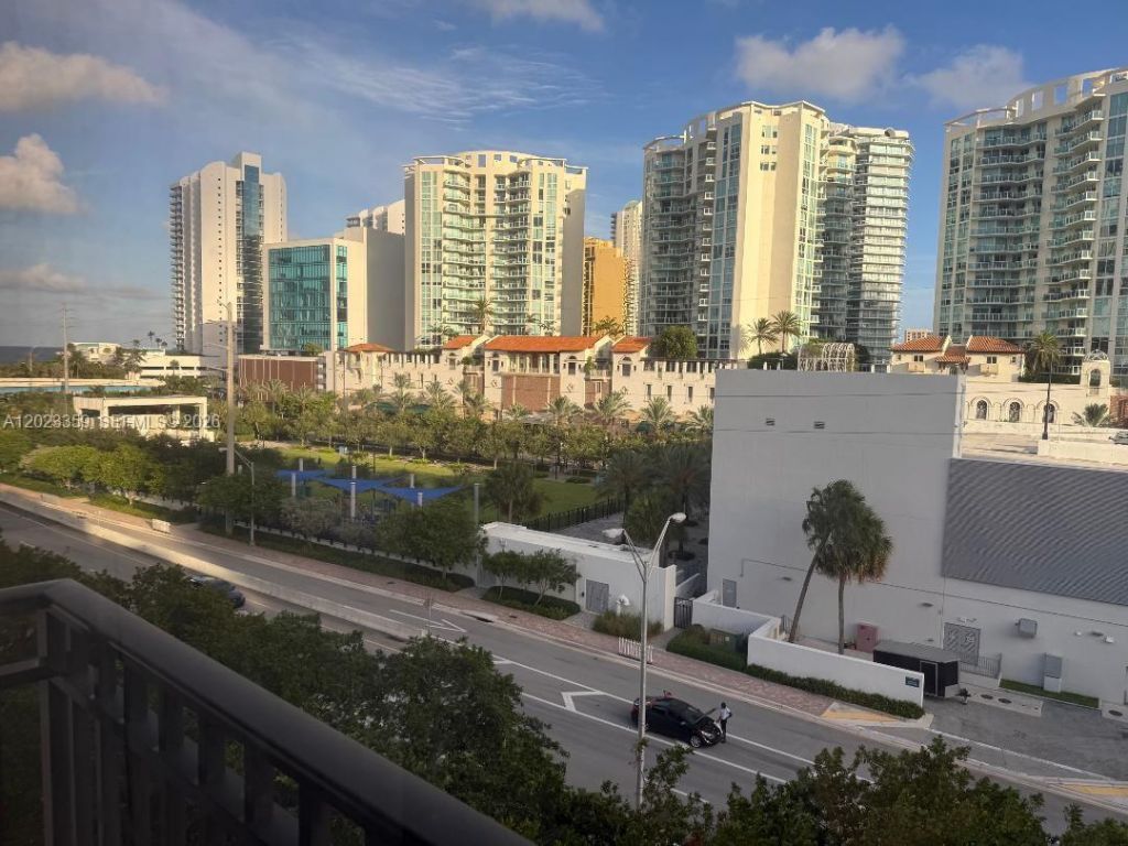 16909 N Bay Rd , Unit 720, Sunny Isles Beach, FL 33160 Photo