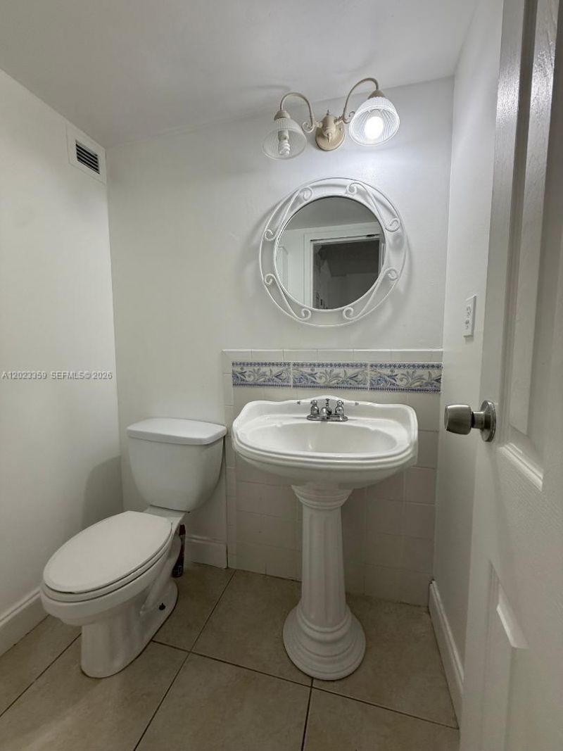 16909 N Bay Rd , Unit 720, Sunny Isles Beach, FL 33160 Photo