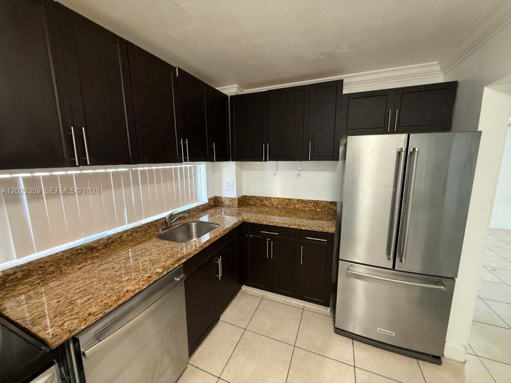 16909 N Bay Rd , Unit 720, Sunny Isles Beach, FL 33160 Photo