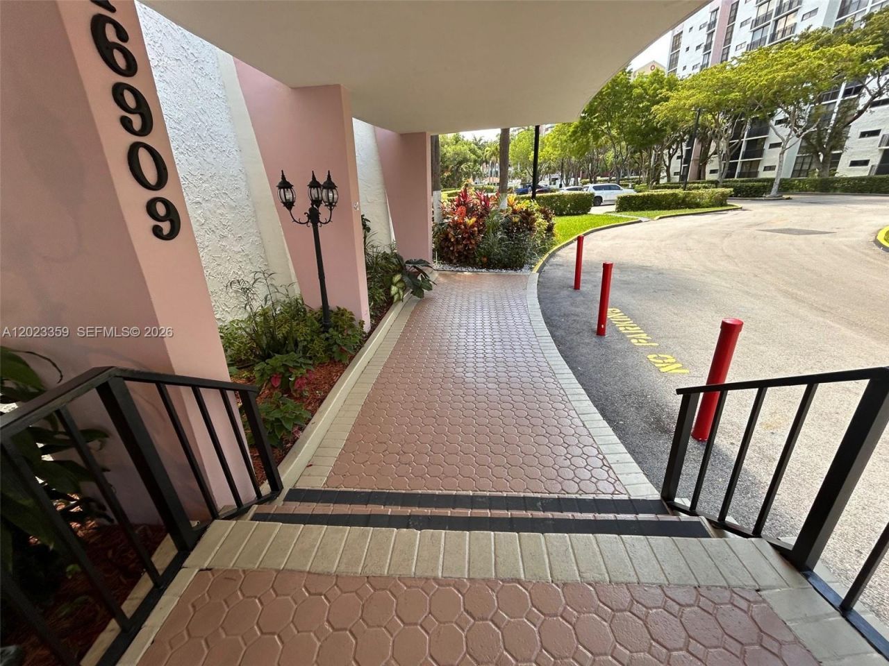 16909 N Bay Rd , Unit 720, Sunny Isles Beach, FL 33160 Photo
