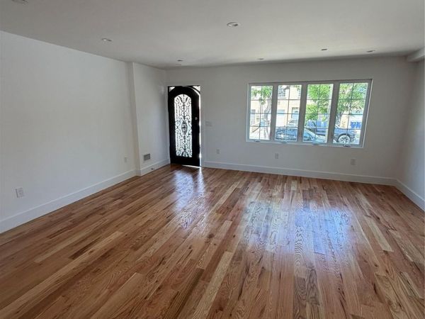 342 E234th Street , Unit 1, Bronx, NY 10470