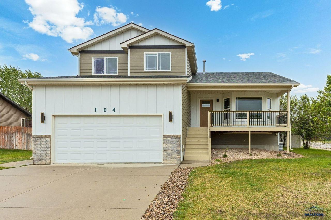 104 Savoy Circle, Rapid City, SD 57701 Main Photo
