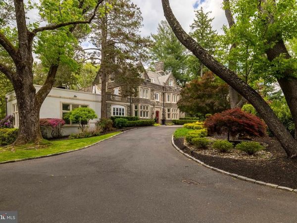 1670 CLOVERLY, JENKINTOWN, PA 19046