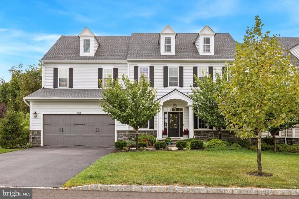 208 MANOR ROAD , LAFAYETTE HILL, PA 19444