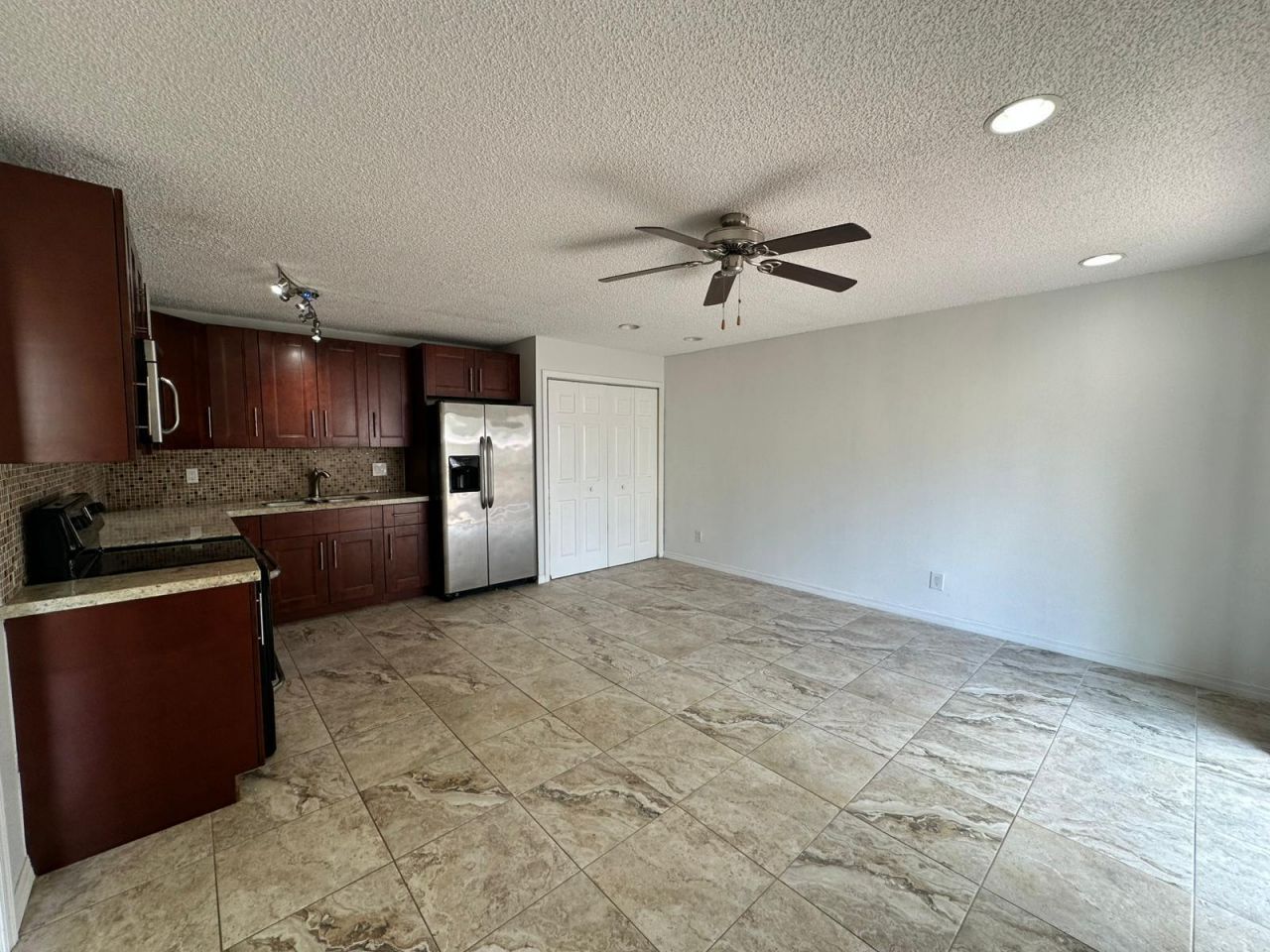 637 Executive Center Drive, Unit N203, West Palm Beach, FL 33401 Photo