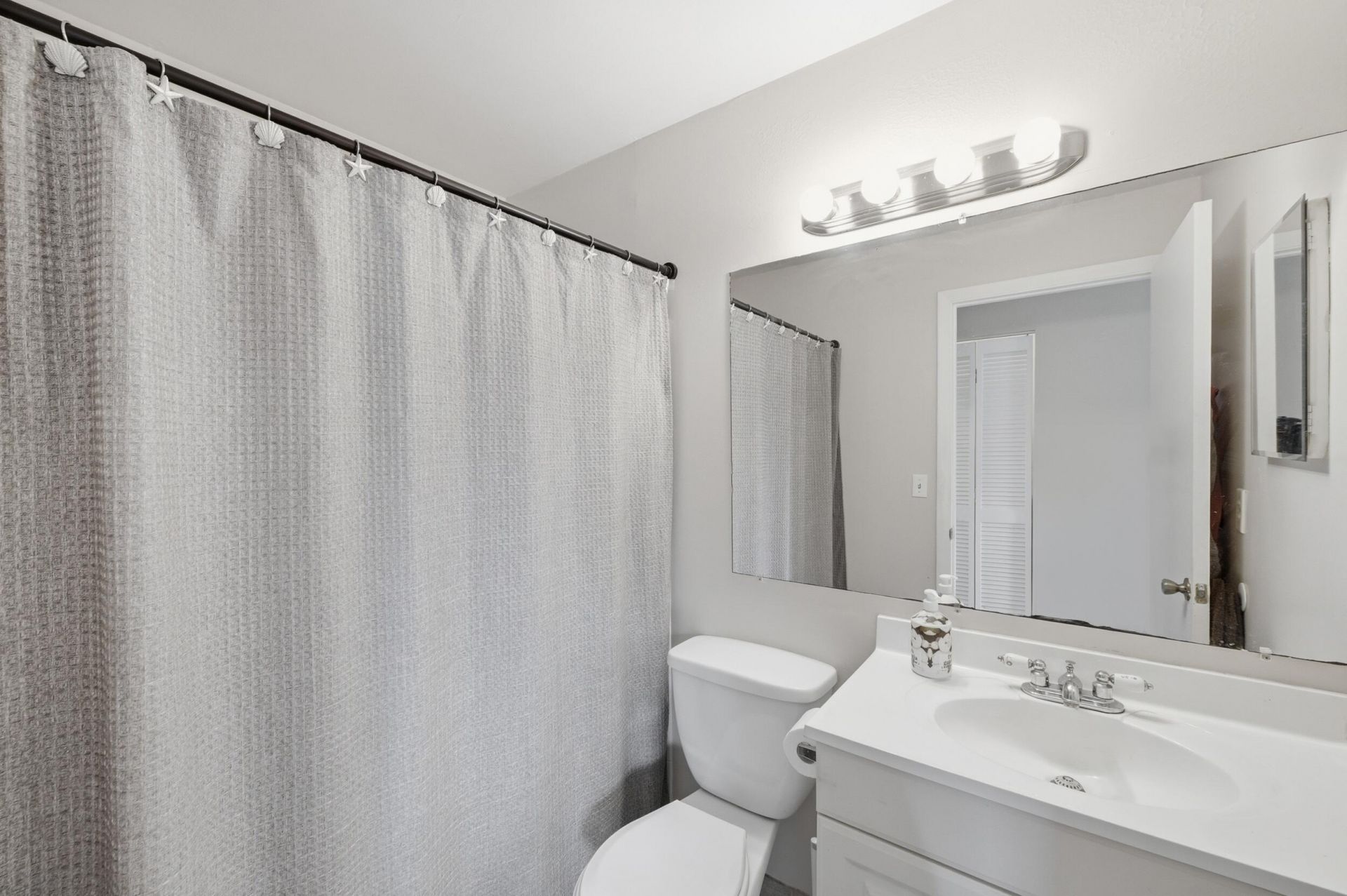 10222 Pine Drive, Boynton Beach, FL 33437 Photo