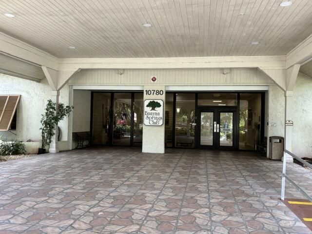 10222 Pine Drive, Boynton Beach, FL 33437 Photo