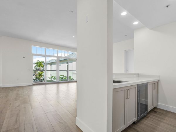 178 Lake Drive, Palm Beach Shores, FL 33404