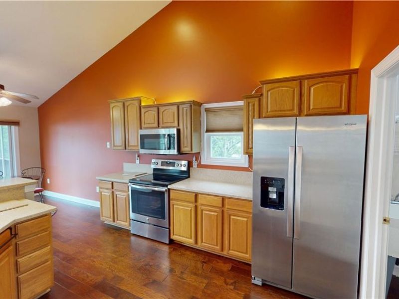 897 Stonewater Drive, Kent, OH 44240 Photo 13