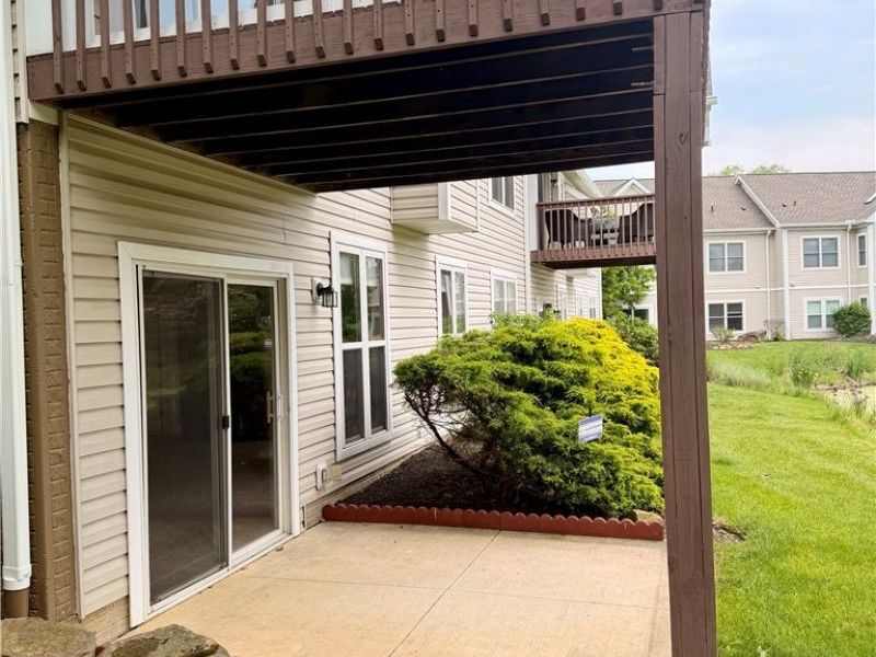 897 Stonewater Drive, Kent, OH 44240 Photo 4