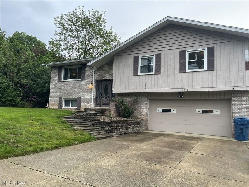 4581 Timothy Drive, Green, OH 44319 Photo 1