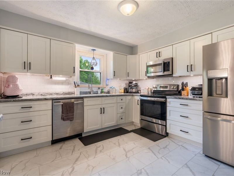 4581 Timothy Drive, Green, OH 44319 Photo 13
