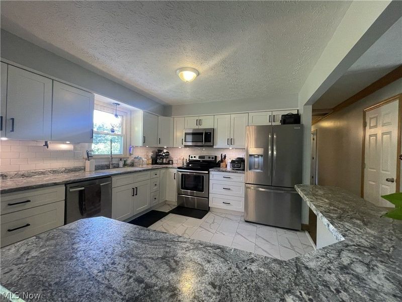 4581 Timothy Drive, Green, OH 44319 Photo 6